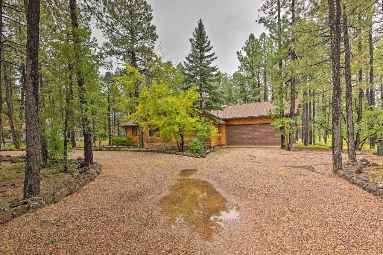 Lush Pinetop Retreat With Large Deck And Wooded Yard! Kültér fotó